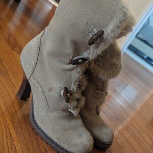 Venus Women's Boots with the Furrrr 6.5